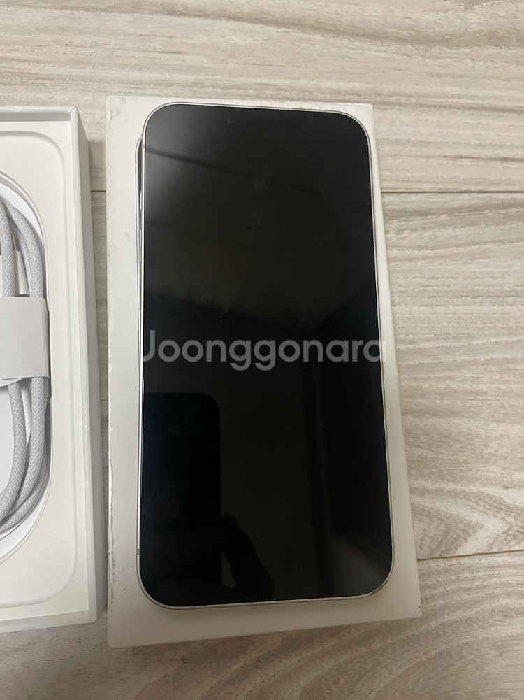 아이폰 16e 화이트 128GB 판매합니다--7