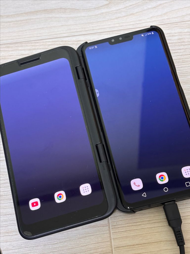 LGV50 듀얼스크린 팝니다--0