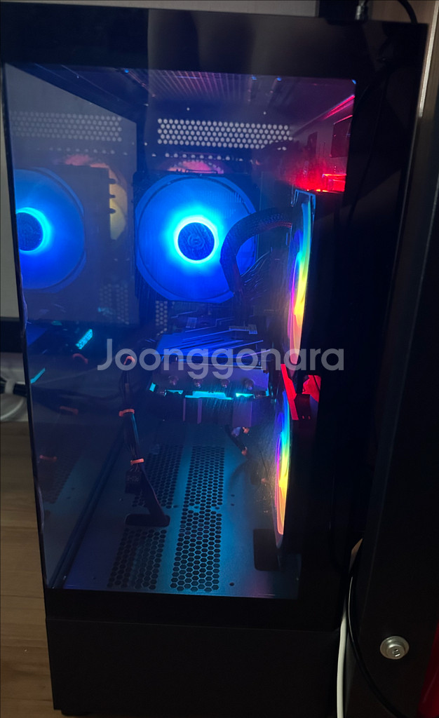 게이밍 컴퓨터 본체 RTX 3070 Ryzen 7 5700X--1