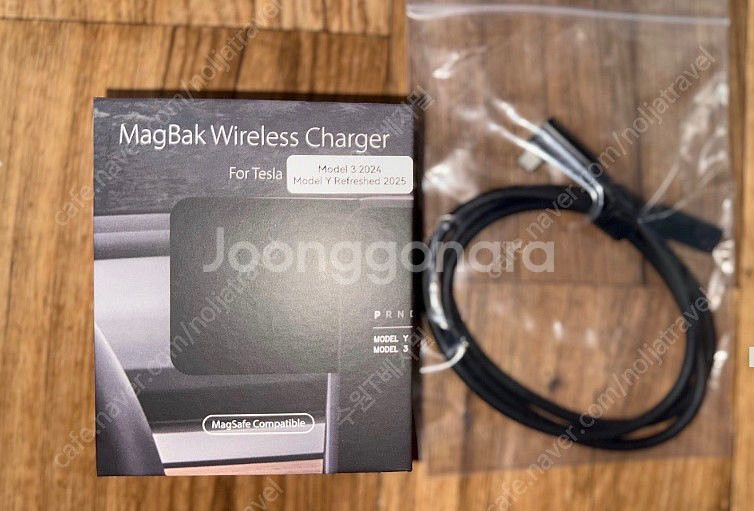 테슬라 모델3하이랜드/모델Y주니퍼 MagBak(맥박) 무선충전기--0