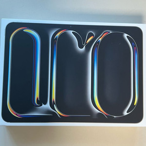 아이패드 프로 11인치 M4 256GB + 정품 매직키보드