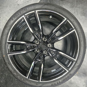 19인치 순정 휠타이어 세트