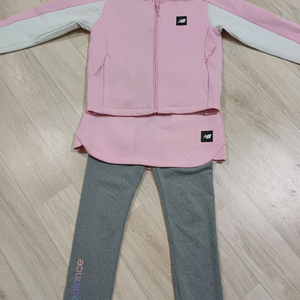 여아옷(뉴발란스 키즈 후드 집업 세트130)