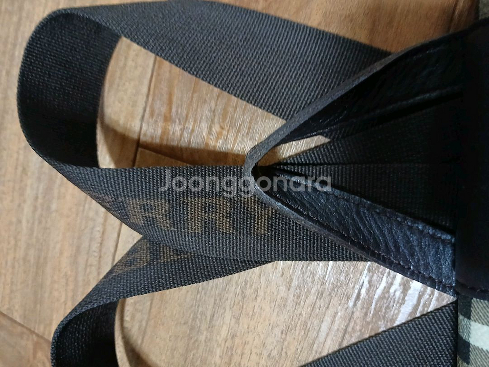 버버리 체크 패턴 숄더백--6