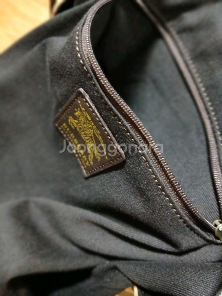 버버리 체크 패턴 숄더백--5