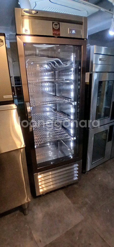 [2024년2월식]라셀르 간냉식 고급형 모델 숙성고 LMP-611DAP 팝니다. 초S급--0