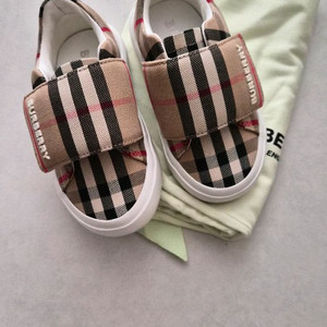 버버리 키즈 체크 스니커즈 23 시착만함
