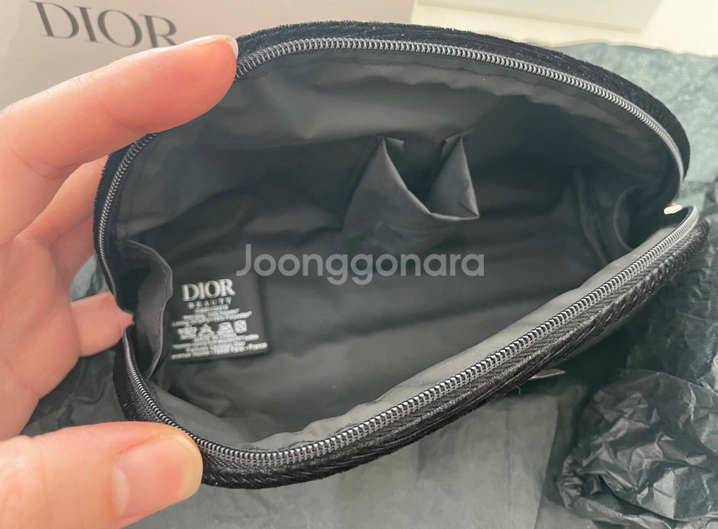 디올 뷰티 벨벳 파우치--1