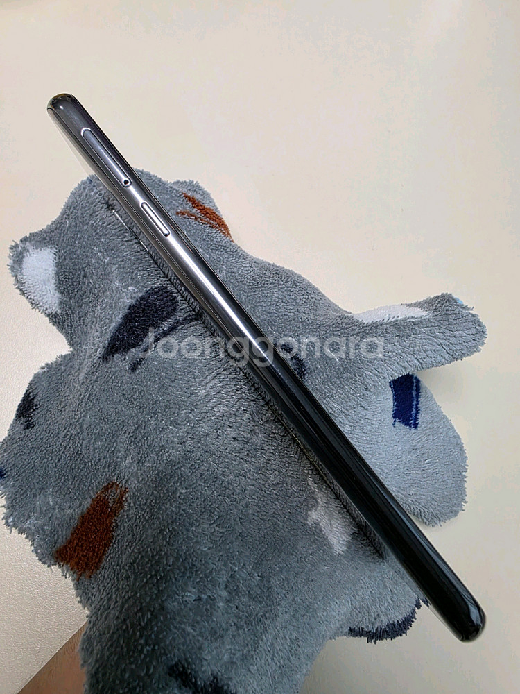 갤럭시 A9 pro 128GB 앱솔루트 블랙--4