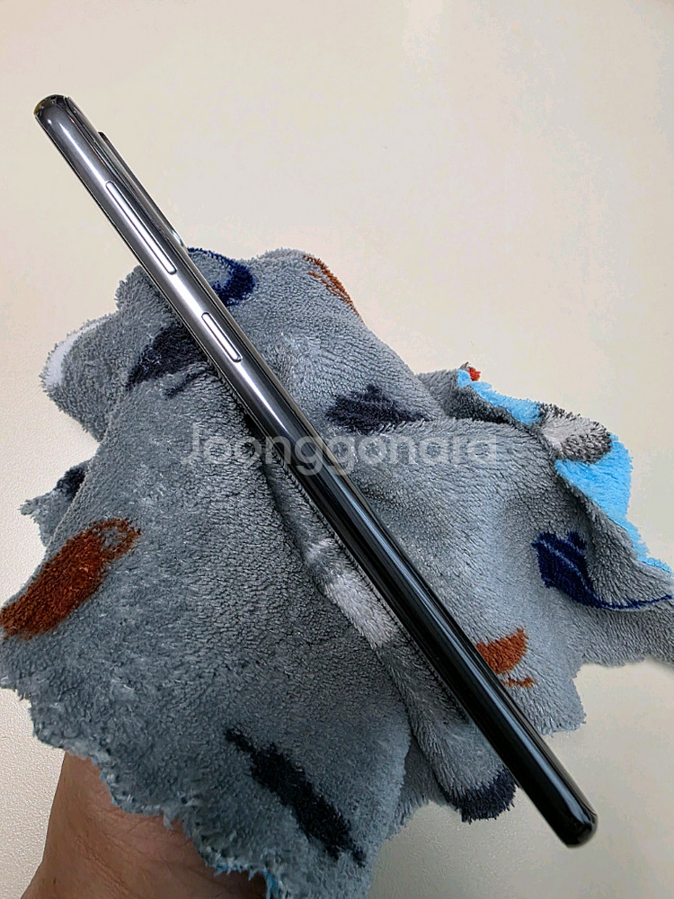 갤럭시 A9 pro 128GB 앱솔루트 블랙--2