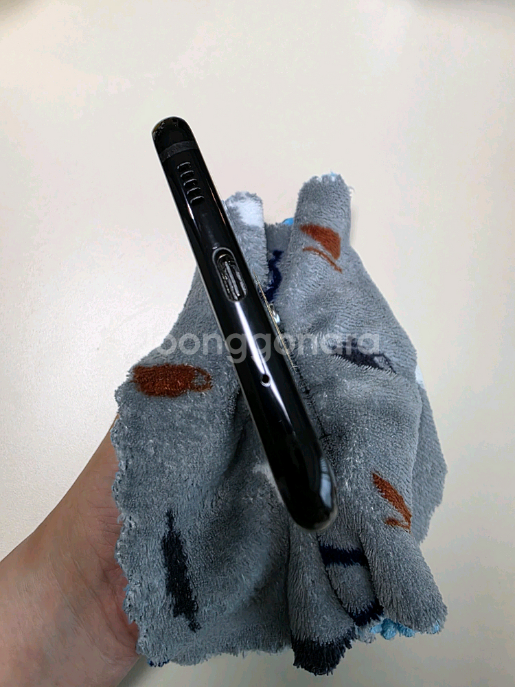 갤럭시 A9 pro 128GB 앱솔루트 블랙--3