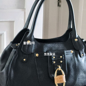 페라가모 뱀부 버클 토트백