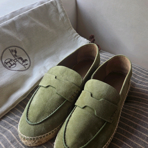 에르메스 여성로퍼 새 상품