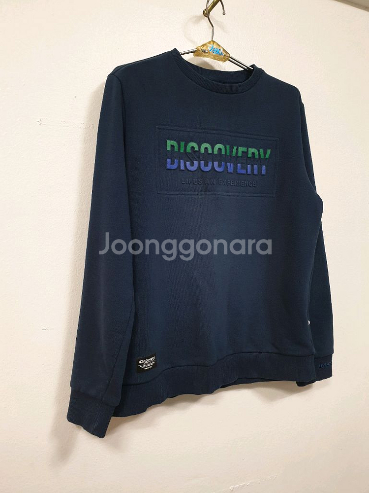 디스커버리 남색 박스엠보 맨투맨 티셔츠 95사이즈--2