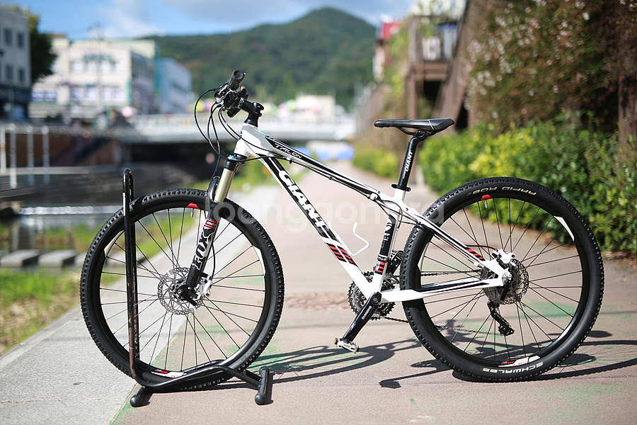 *50만원*최저가*14년 자이언트 타론 0 16인치 S-27.5인치---3