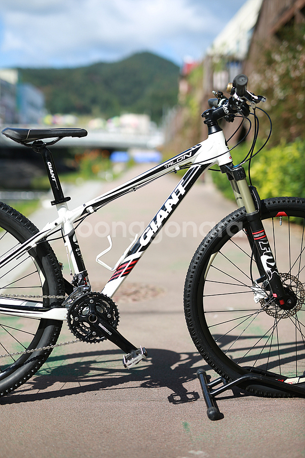 *50만원*최저가*14년 자이언트 타론 0 16인치 S-27.5인치---4