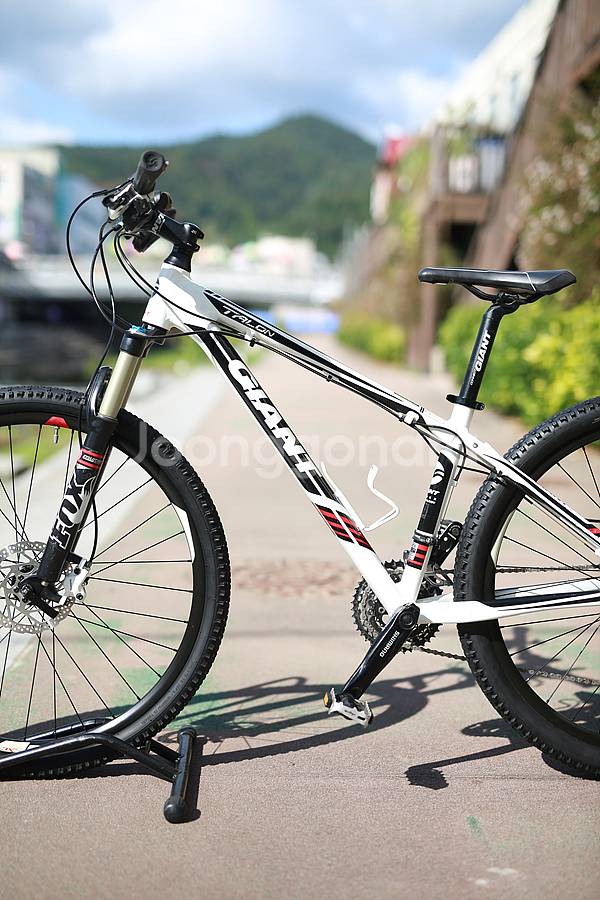 *50만원*최저가*14년 자이언트 타론 0 16인치 S-27.5인치---5