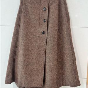 썰스데이아일랜드 헤링본 스커트