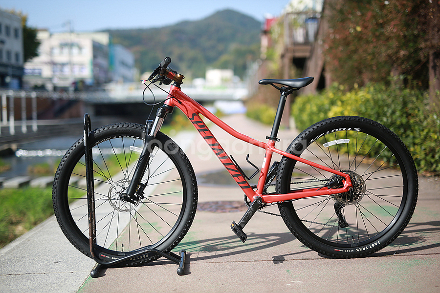 *52만원*22년 스페셜라이즈드 락하퍼 콤프 XS 27.5인치--3