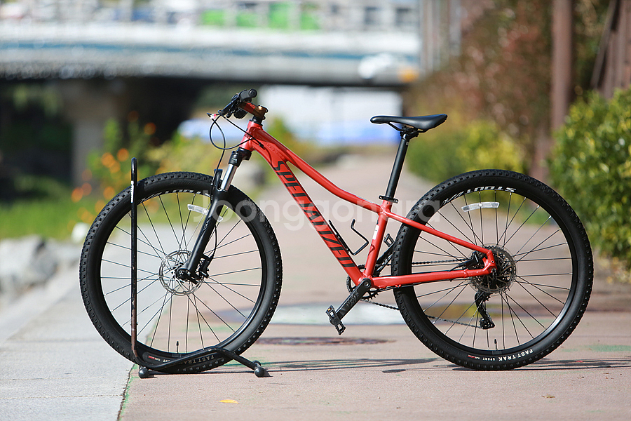 *52만원*22년 스페셜라이즈드 락하퍼 콤프 XS 27.5인치--1