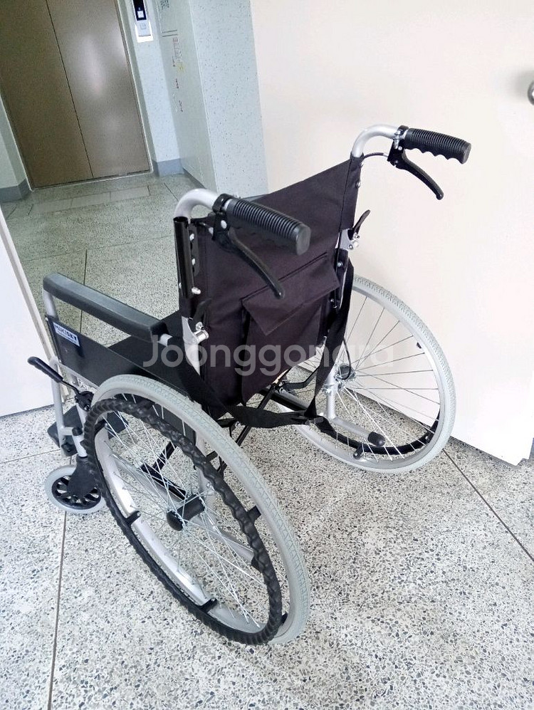 미키스카이 9 초경량 알루미늄 휠체어 ( 거의 새제품 )--2