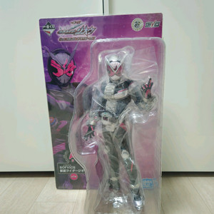 제일복권 빅 소프비 가면라이더 지오 피규어 팝니다.