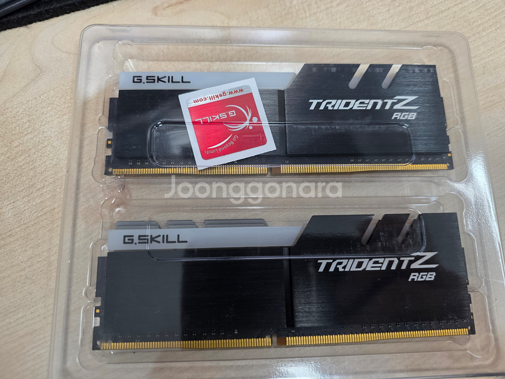 지스킬 DDR4 3200 TRIDENT Z RGB 8G 2개 팝니다.--4