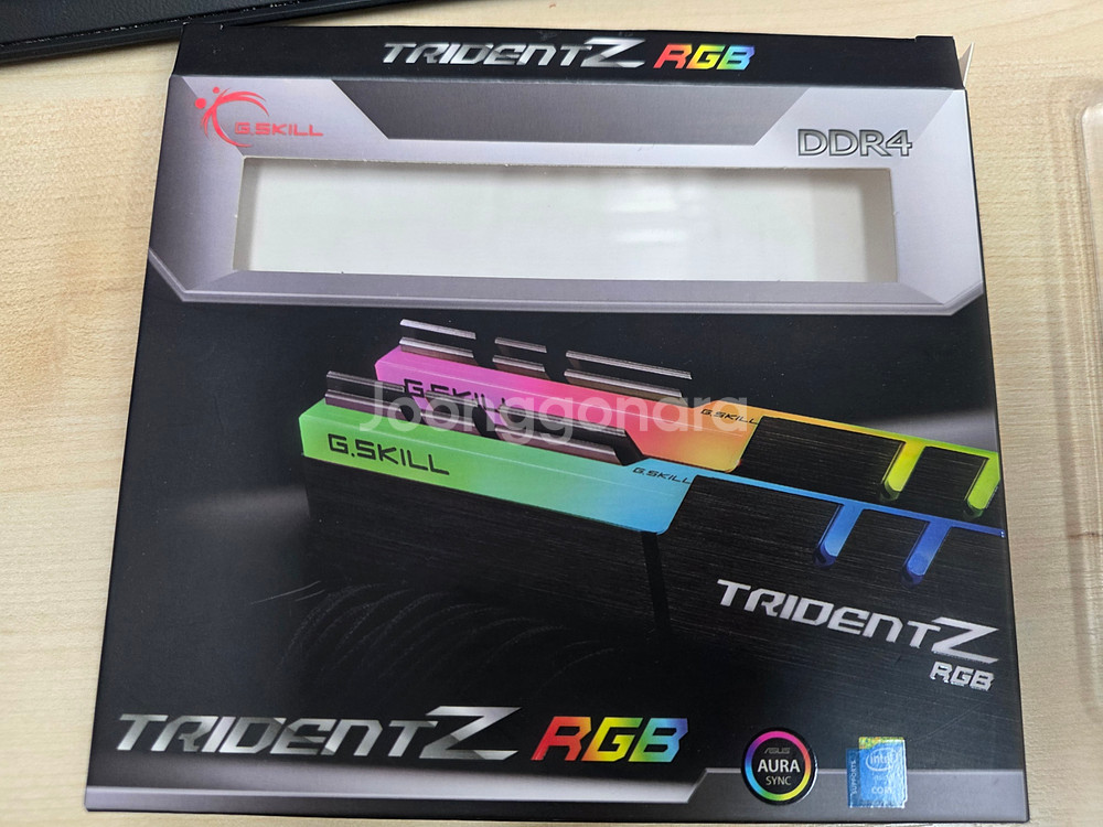 지스킬 DDR4 3200 TRIDENT Z RGB 8G 2개 팝니다.--2