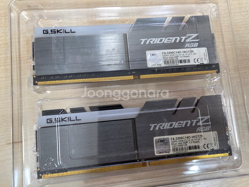 지스킬 DDR4 3200 TRIDENT Z RGB 8G 2개 팝니다.--3