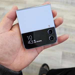 실사진 삼성 갤럭시Z플립4 블루 판매 중고폰