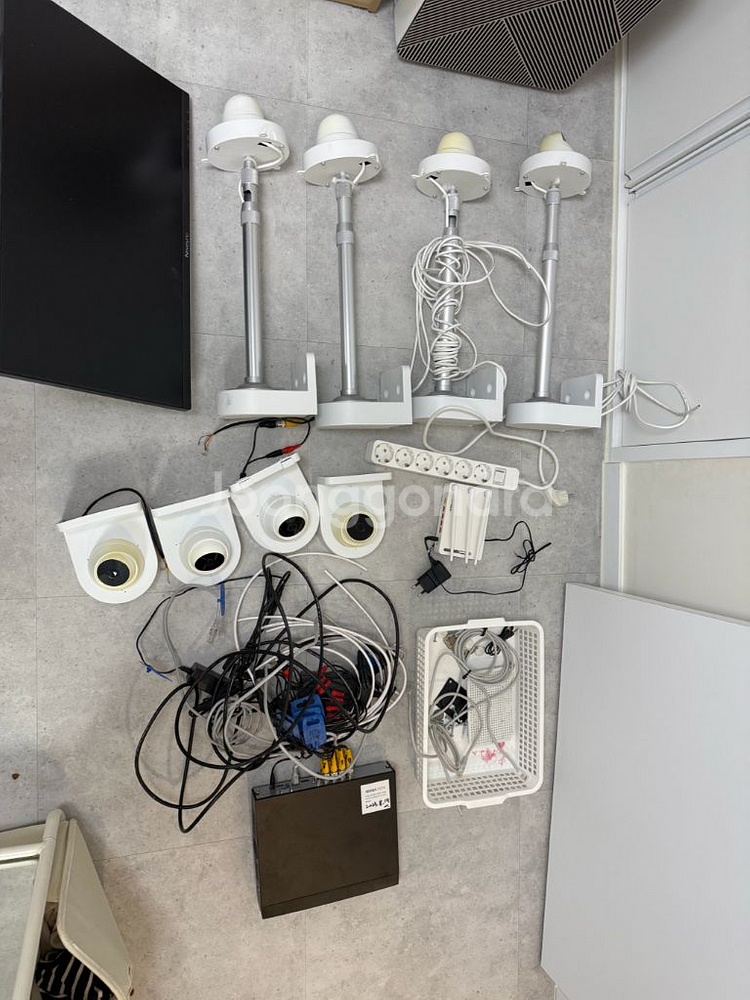 다화cctv 무인매장용 카메라8대 모니터1대 마우스 1대--0