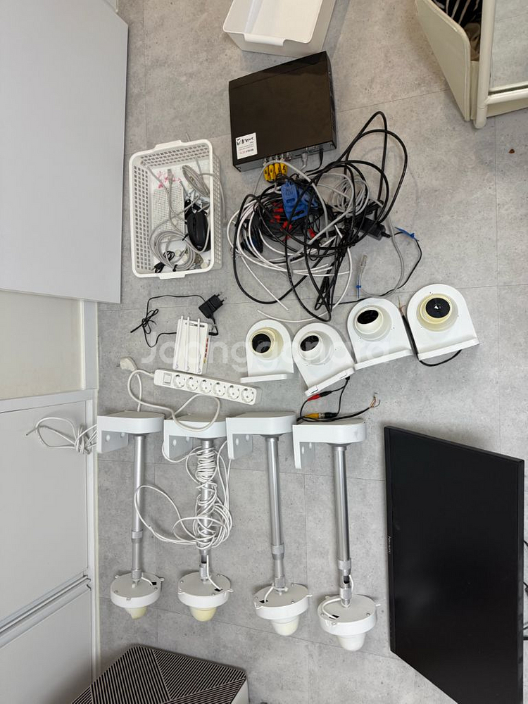 다화cctv 무인매장용 카메라8대 모니터1대 마우스 1대--6