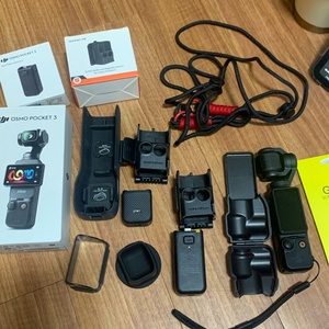 DJI 오즈모 포켓 3 + 배터리 핸들 + 악세