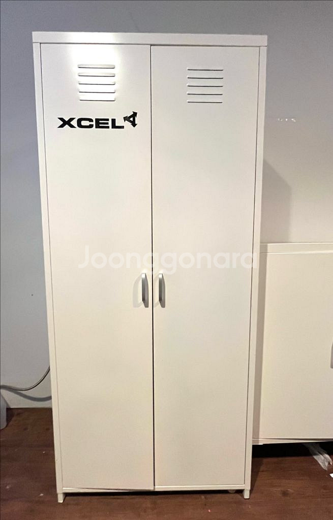 화이트 캐비넷 옷장--0