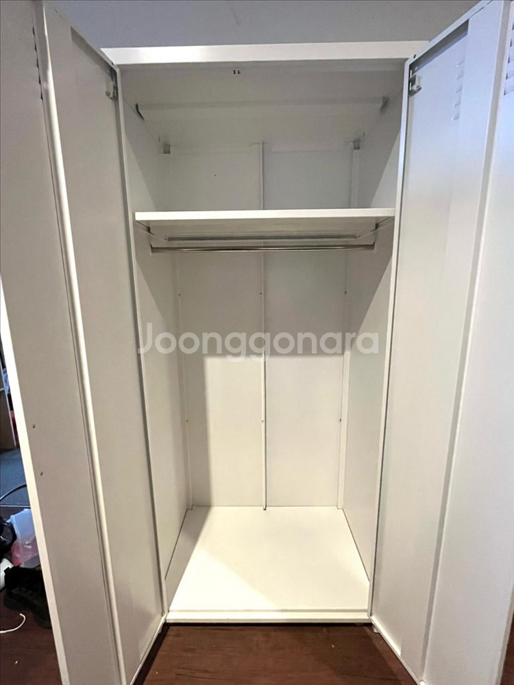 화이트 캐비넷 옷장--1