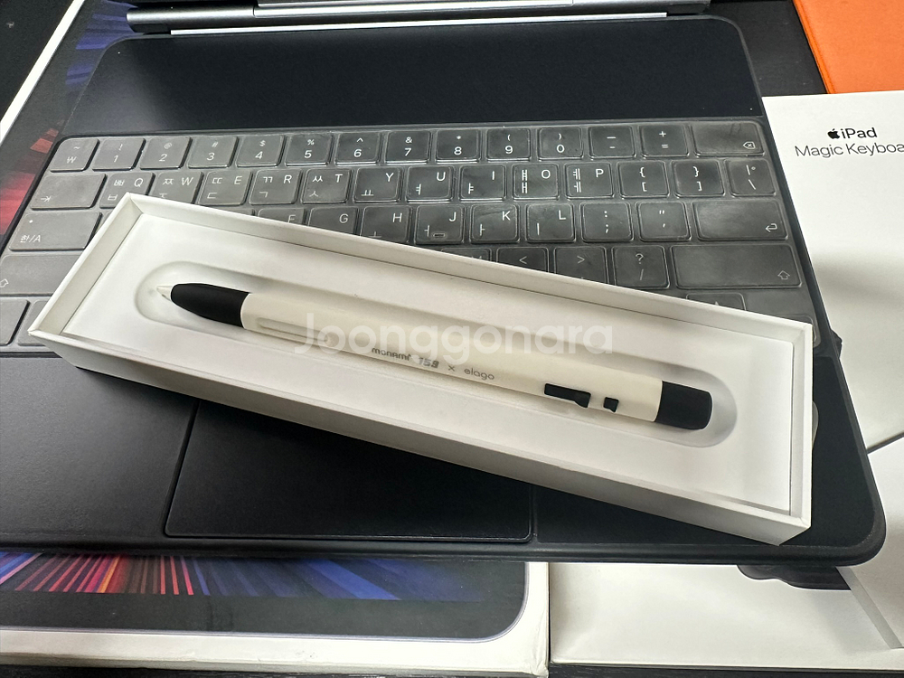 아이패드 프로 12.9 (5세대) M1 256GB 셀룰러 + 매직키보드 + 애플펜슬(2세대) 팝니다.--4