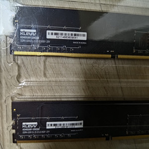 DDR4 PC3200 8*2 16G판매합니다.