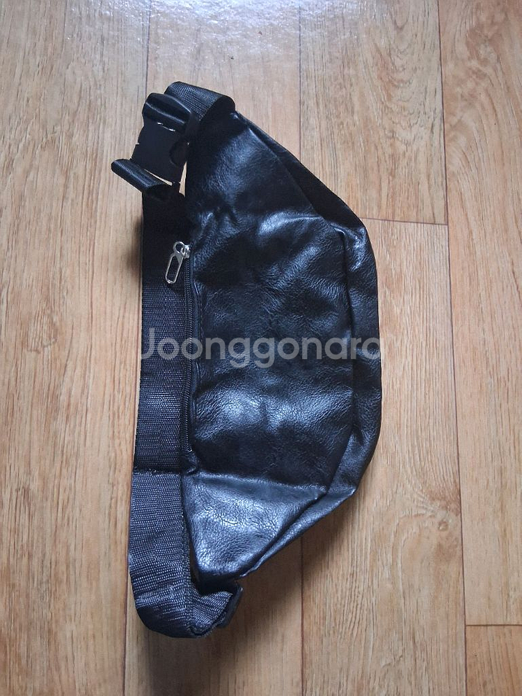 패션 가죽 크로스백/힙색.블랙0572 남여.공용.사진 참고하세요. 사진 그대로예요--4