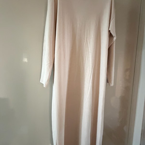 베이지 롱슬리브 원피스