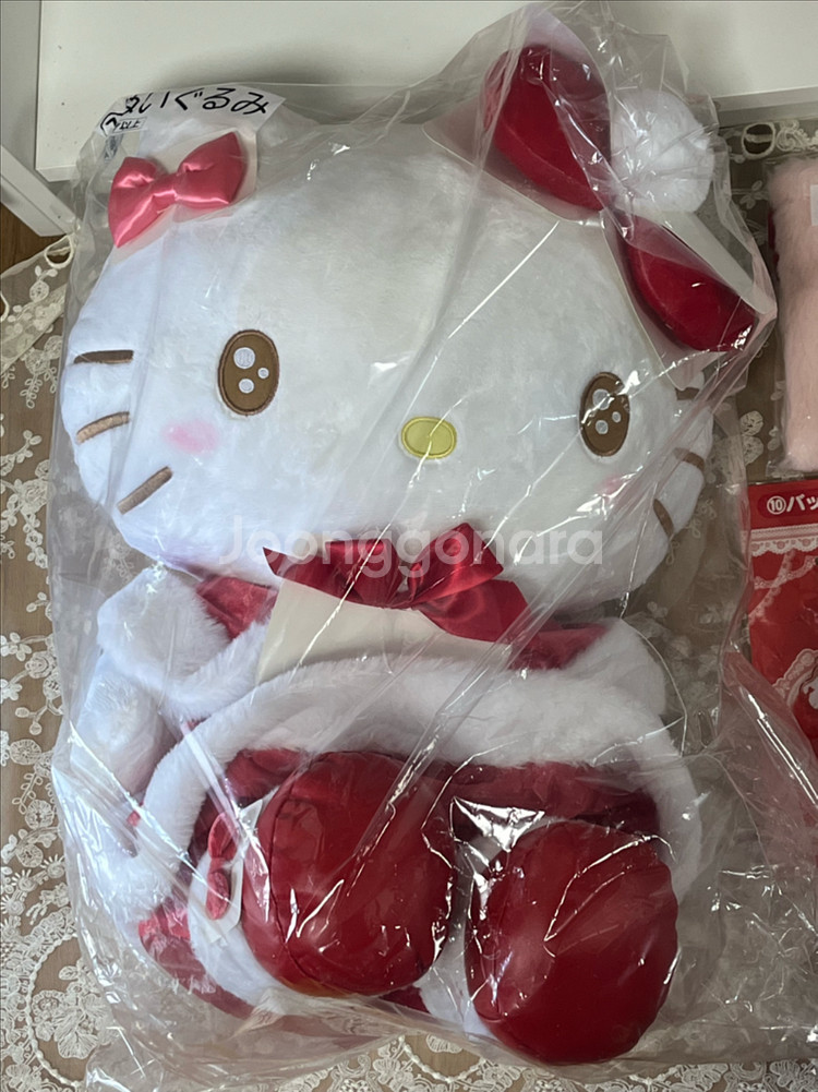 키티 윈터 겨울 크리스마스 쿠지 인형 마스코트 키링 보관함 파우치 미개봉 새상품--1