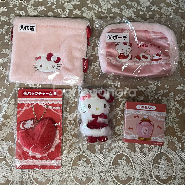 키티 윈터 겨울 크리스마스 쿠지 인형 마스코트 키링 보관함 파우치 미개봉 새상품--2