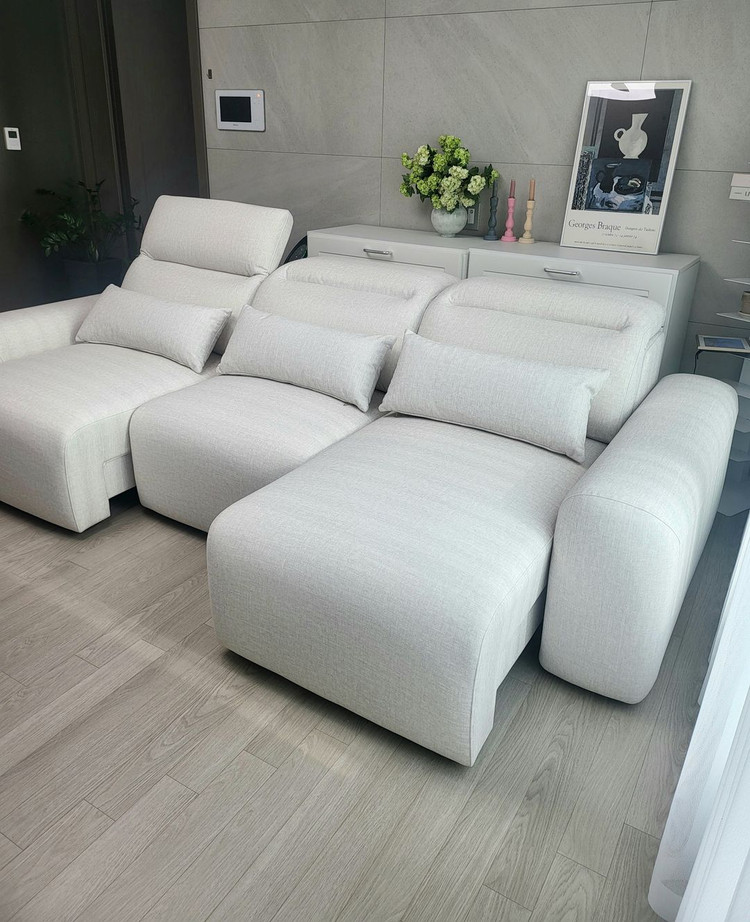 디아 패브릭 모션 슬라이드 무빙 리클라이너 4인용 소파, 크림 베이지 이미지