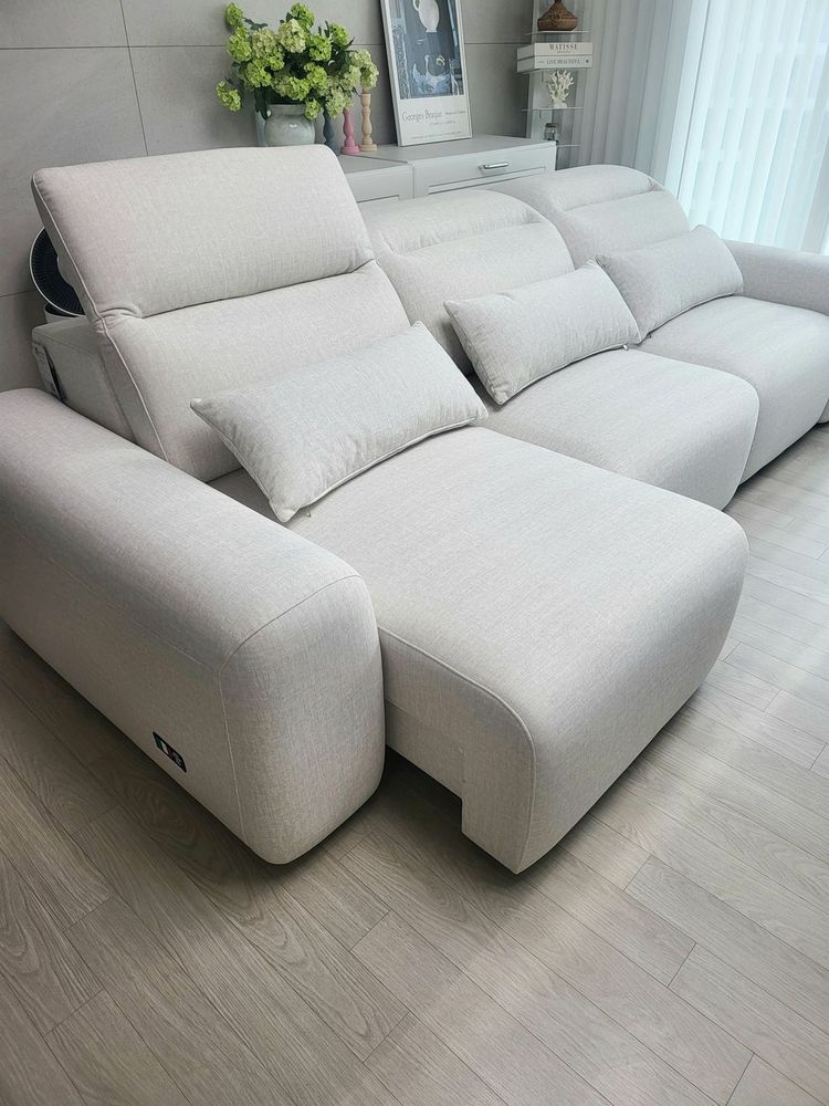 디아 패브릭 모션 슬라이드 무빙 리클라이너 4인용 소파, 크림 베이지 이미지