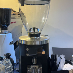 말코닉 e80s gbw 판매 합니다.