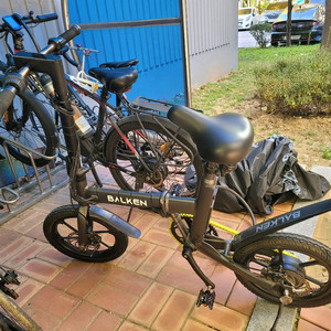 발켄 16인치 접이식 전기자전거 배터리 3개 포함