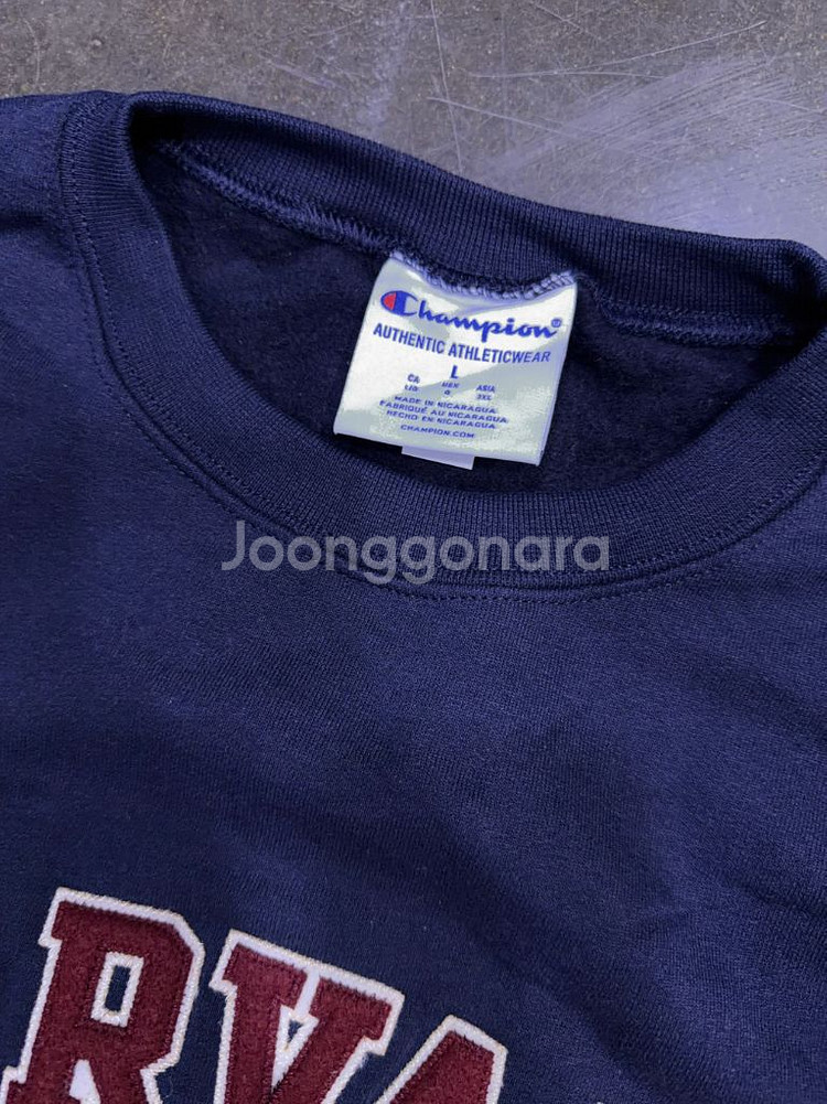 챔피온 하버드 대학교 패치 자수 맨투맨 스웻셔츠 네이비 L--4