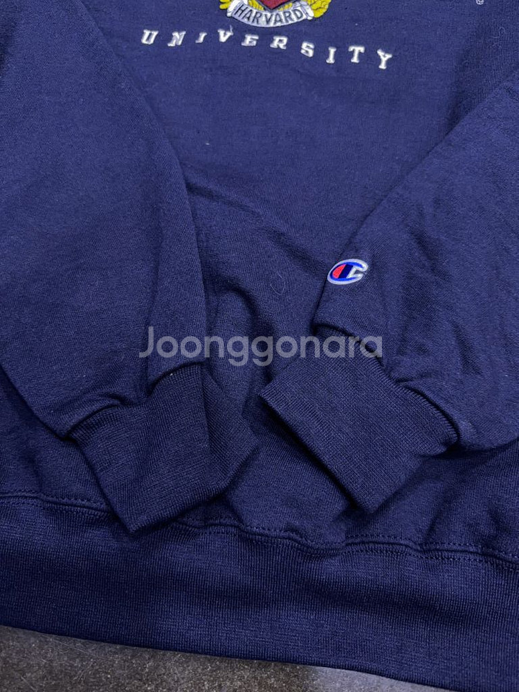 챔피온 하버드 대학교 패치 자수 맨투맨 스웻셔츠 네이비 L--3