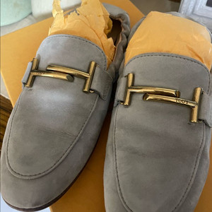 토즈Tods.스웨이드로퍼36