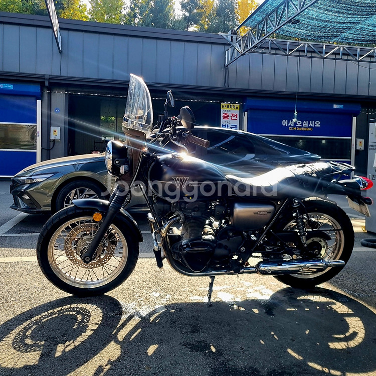 19년식 가와사키 w800 스트릿--2