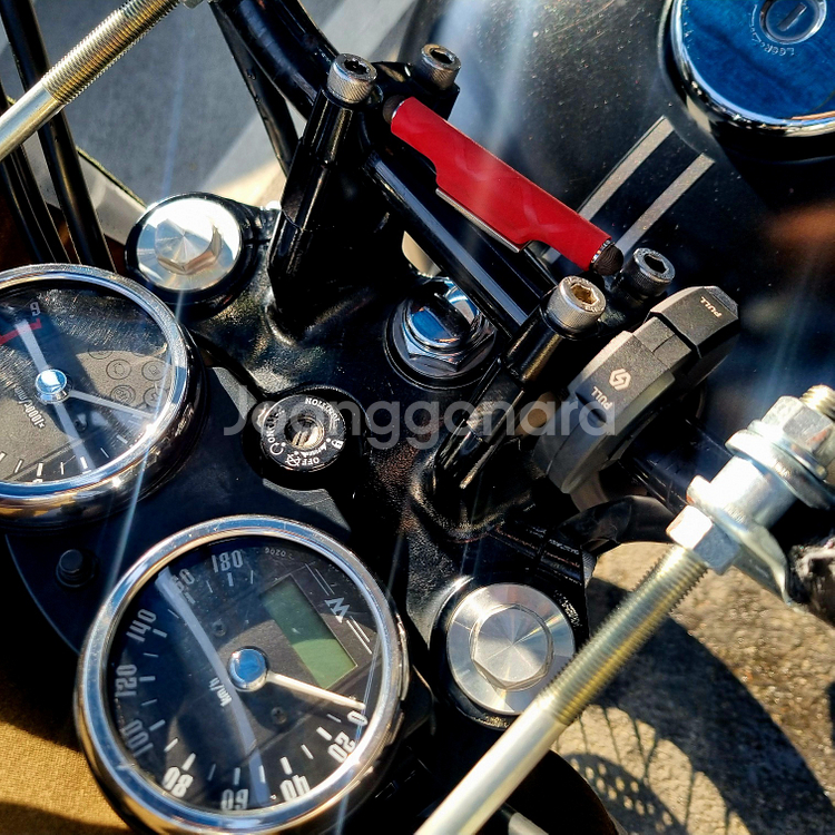 19년식 가와사키 w800 스트릿--4